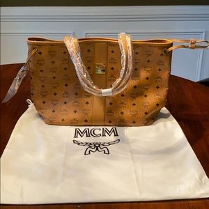 MCM Medium  Liz Reversible Shopper in Visetod